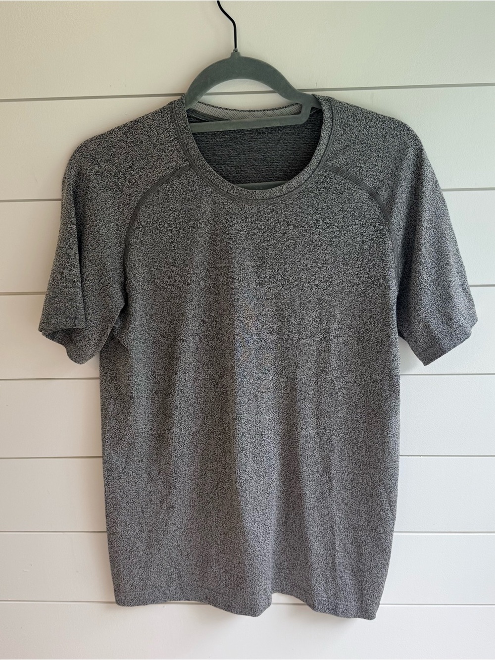 Lululemon Metal Vent Tech Short Sleeve Shirt grey small